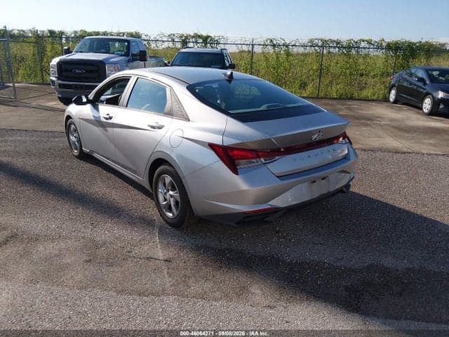 2021 HYUNDAI ELANTRA SE 3
