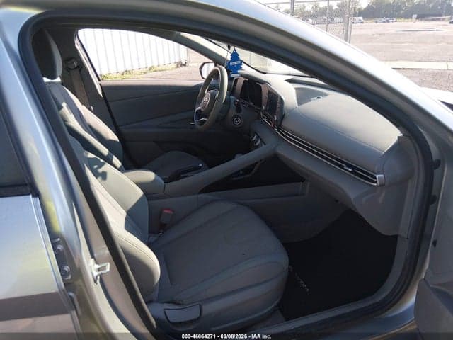 2021 HYUNDAI ELANTRA SE 5