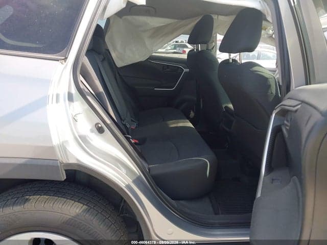 2020 TOYOTA RAV4 LE 8