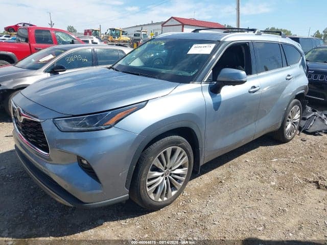 2023 TOYOTA HIGHLANDER PLATINUM 2
