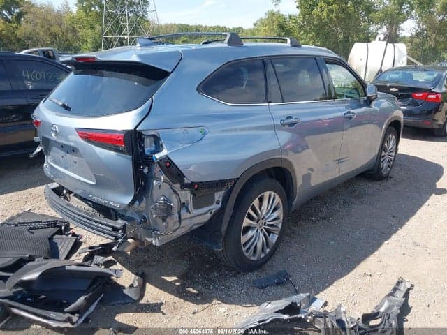 2023 TOYOTA HIGHLANDER PLATINUM 4