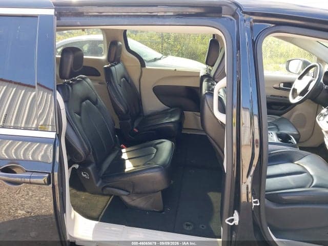 2023 CHRYSLER PACIFICA TOURING L 8