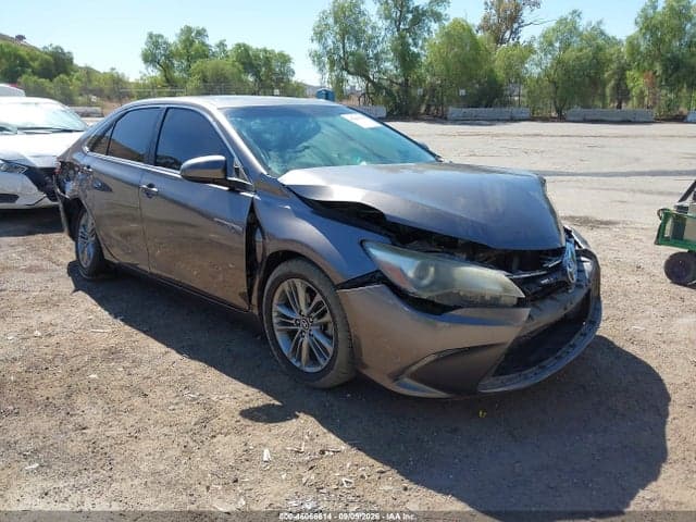 2017 TOYOTA CAMRY SE 1