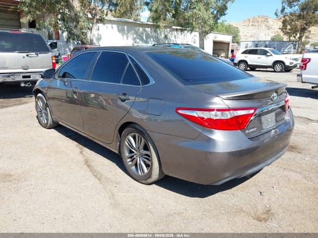 2017 TOYOTA CAMRY SE 3