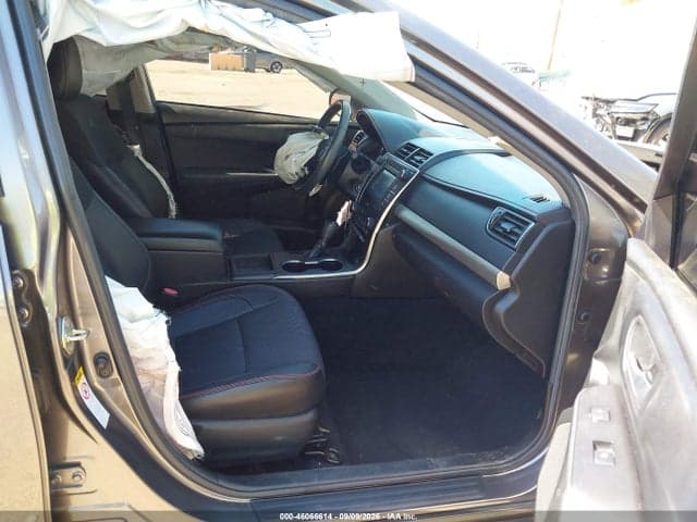 2017 TOYOTA CAMRY SE 5
