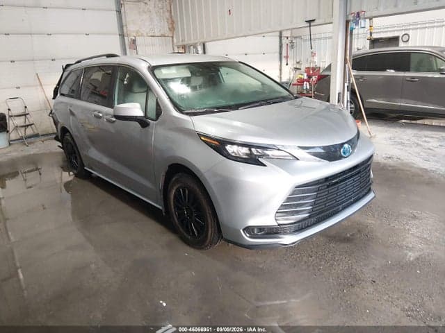 2025 TOYOTA SIENNA LE