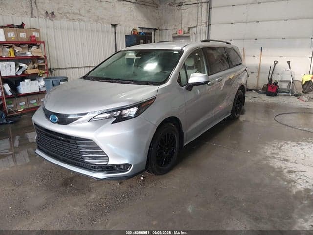 2025 TOYOTA SIENNA LE 2