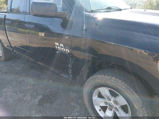 2017 RAM 1500 EXPRESS 4X4 6'4 BOX 6