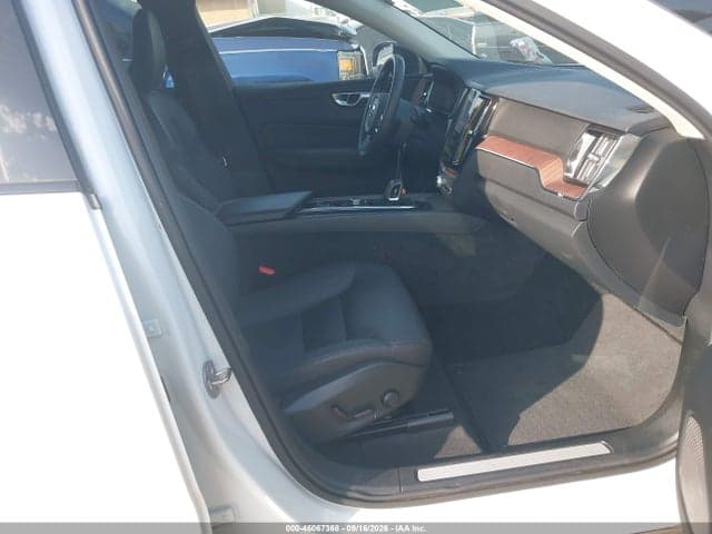 2024 VOLVO XC60 B5 PLUS DARK THEME 5