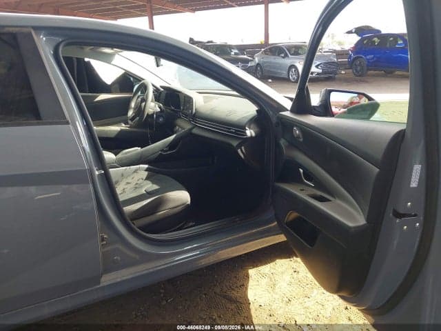2022 HYUNDAI ELANTRA SE 5