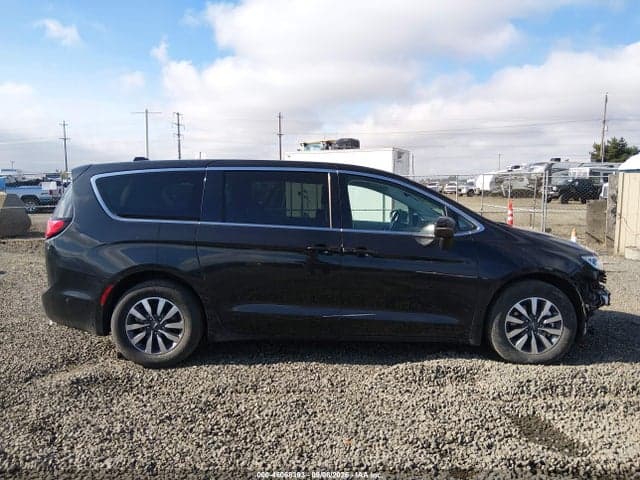 2023 CHRYSLER PACIFICA HYBRID TOURING L 19