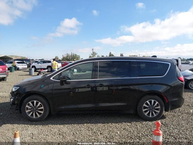 2023 CHRYSLER PACIFICA HYBRID TOURING L 20