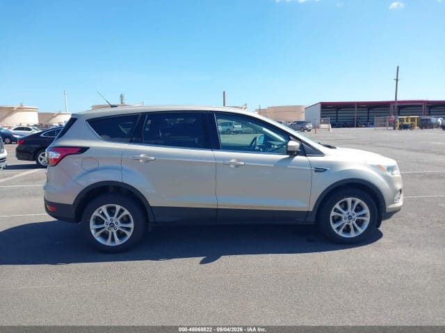 2017 FORD ESCAPE SE 17