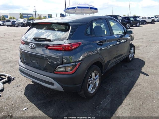 2022 HYUNDAI KONA SE 4