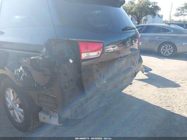 2017 KIA SEDONA LX 3
