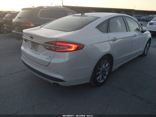 2017 FORD FUSION SE 4