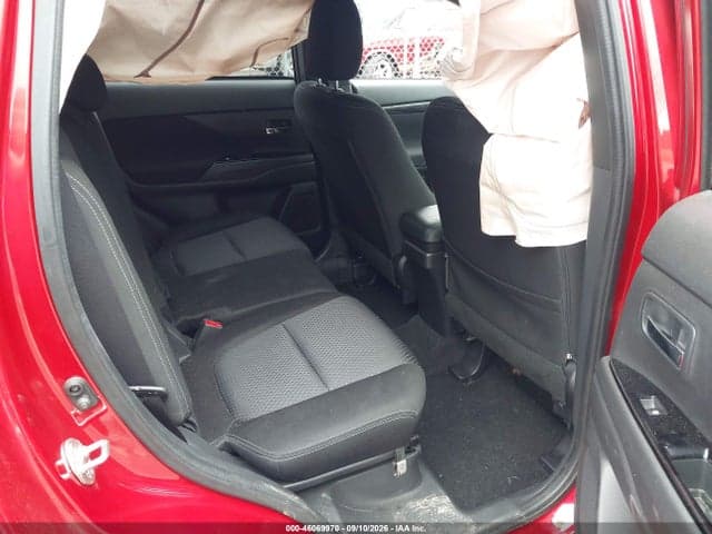 2018 MITSUBISHI OUTLANDER LE 8