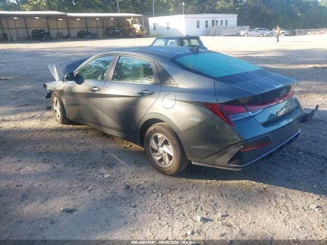 2025 HYUNDAI ELANTRA SE 3