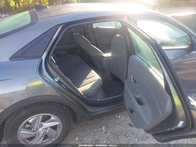 2025 HYUNDAI ELANTRA SE 8