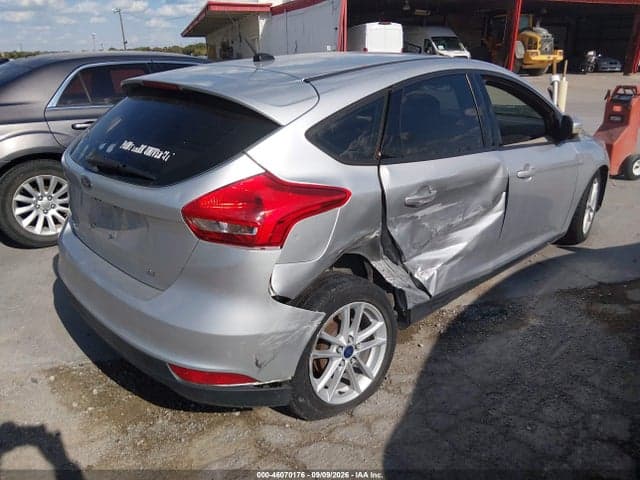 2017 FORD FOCUS SE 4