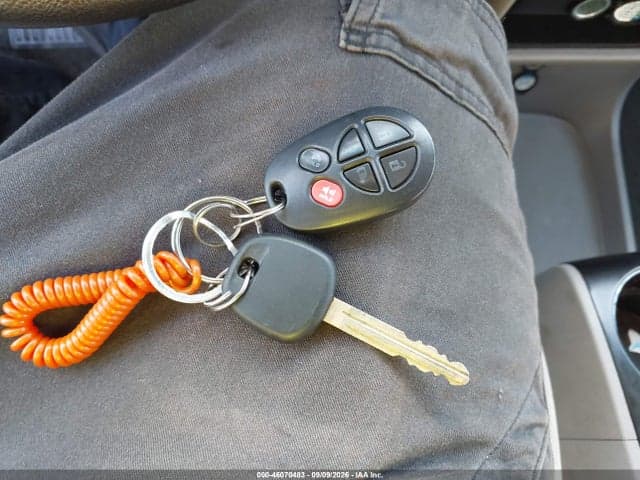 2017 TOYOTA SIENNA LE 8 PASSENGER 11