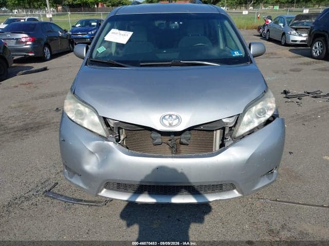 2017 TOYOTA SIENNA LE 8 PASSENGER 6