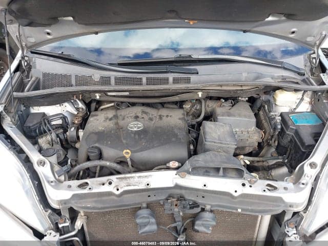 2017 TOYOTA SIENNA LE 8 PASSENGER 10