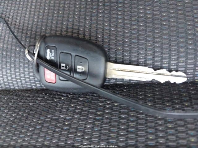 2019 TOYOTA COROLLA SE 11