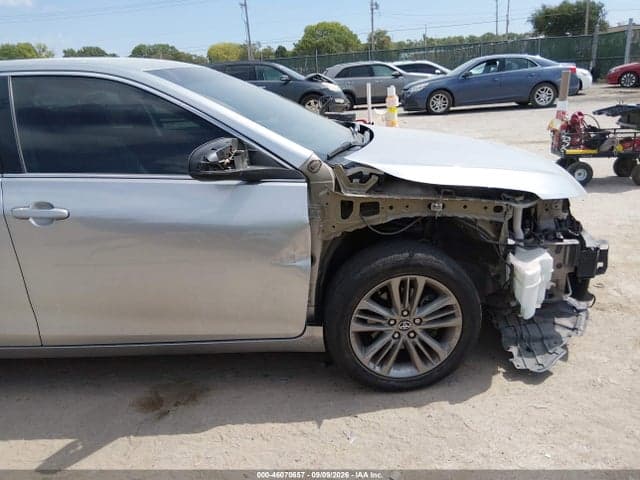 2017 TOYOTA CAMRY SE 6