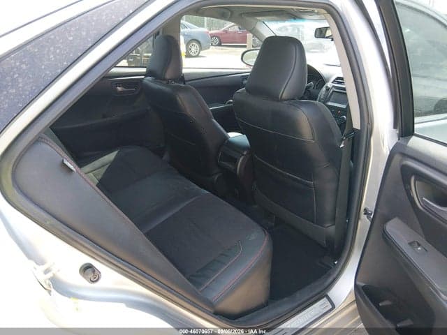 2017 TOYOTA CAMRY SE 8