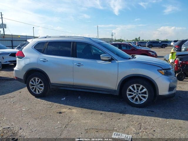 2017 NISSAN ROGUE SV 12