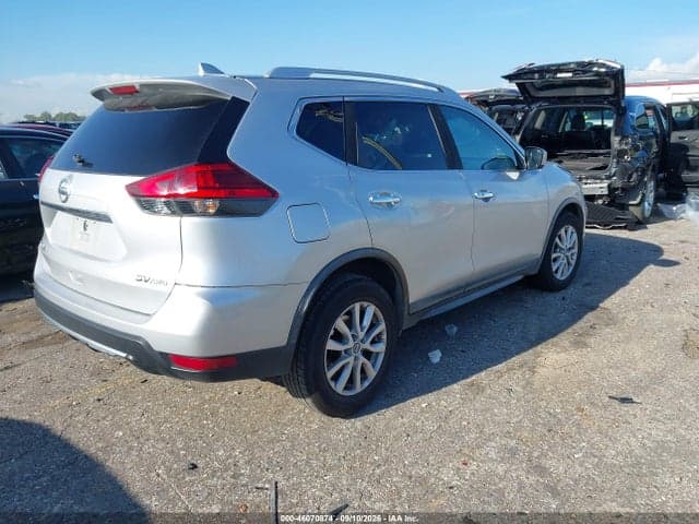 2017 NISSAN ROGUE SV 4