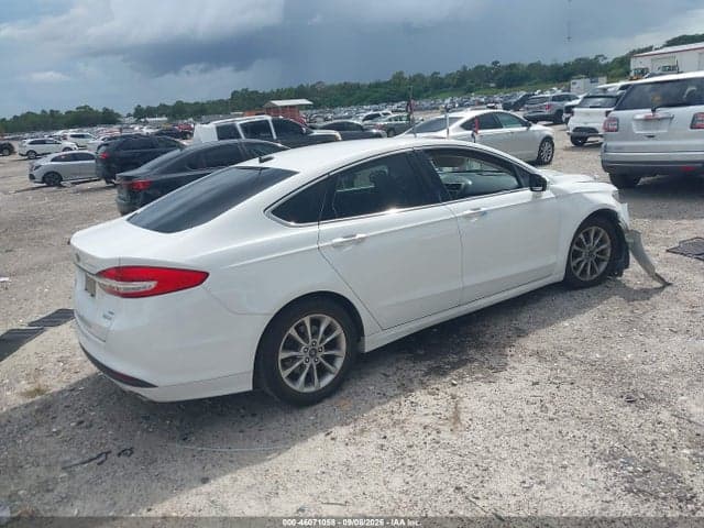 2017 FORD FUSION SE 4