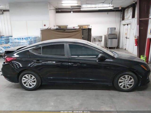2019 HYUNDAI ELANTRA SE 13