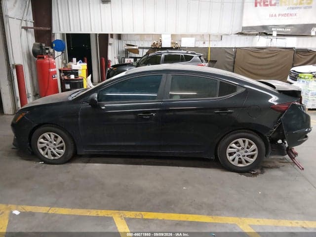 2019 HYUNDAI ELANTRA SE 14