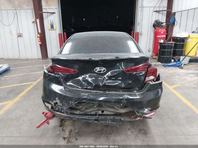 2019 HYUNDAI ELANTRA SE 16
