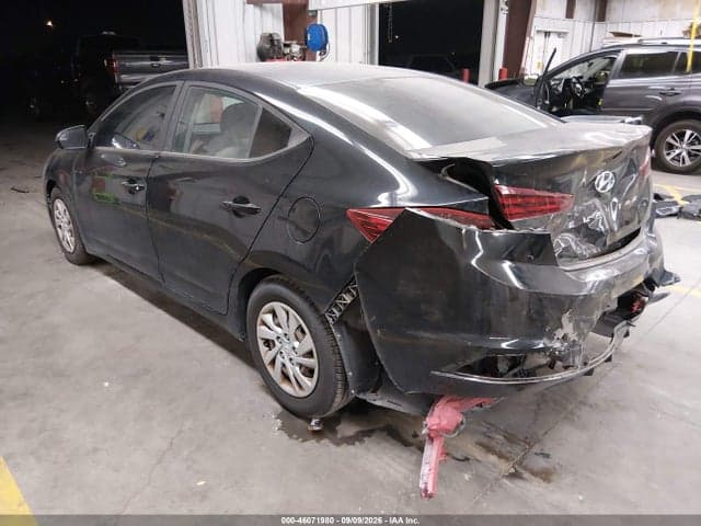 2019 HYUNDAI ELANTRA SE 3