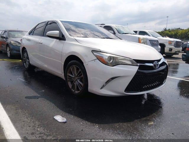 2017 TOYOTA CAMRY SE 1