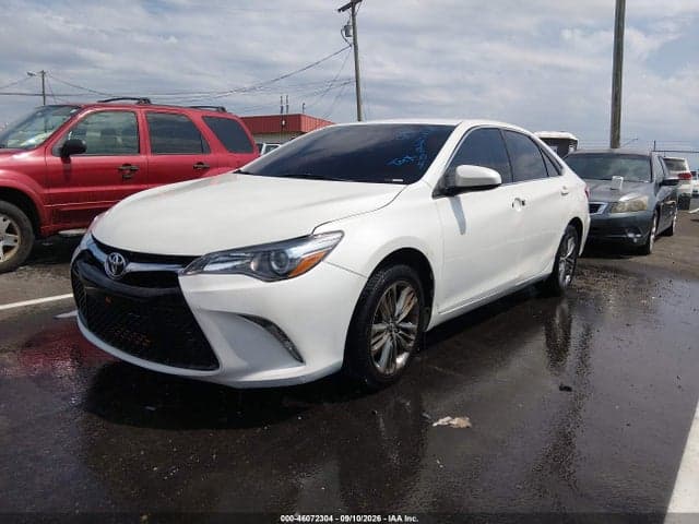 2017 TOYOTA CAMRY SE 2
