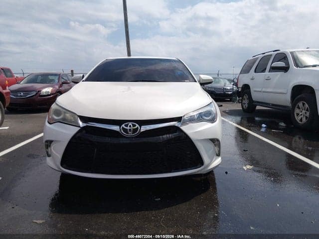 2017 TOYOTA CAMRY SE 12