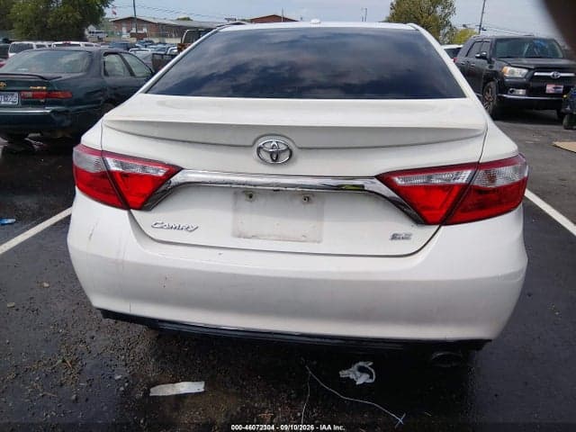 2017 TOYOTA CAMRY SE 16