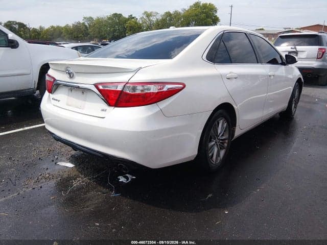 2017 TOYOTA CAMRY SE 4