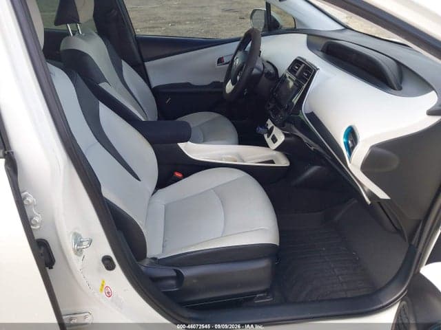 2017 TOYOTA PRIUS FOUR 5