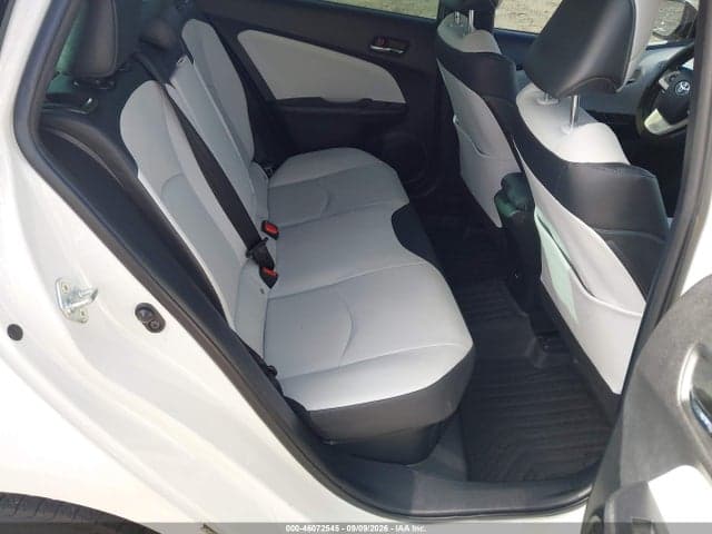 2017 TOYOTA PRIUS FOUR 8