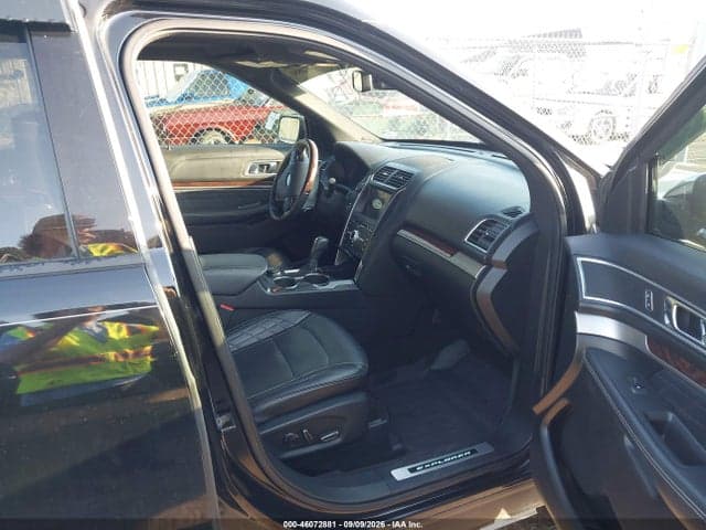 2017 FORD EXPLORER PLATINUM 5