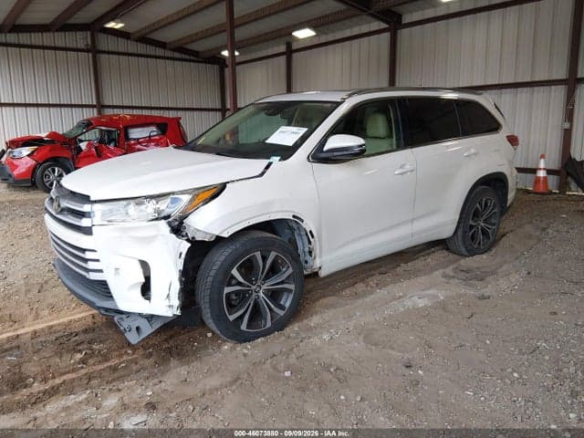 2017 TOYOTA HIGHLANDER XLE 2