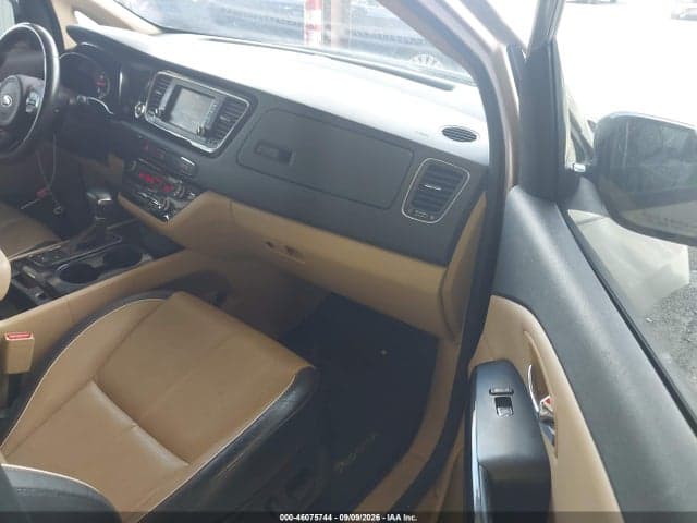 2017 KIA SEDONA EX 5