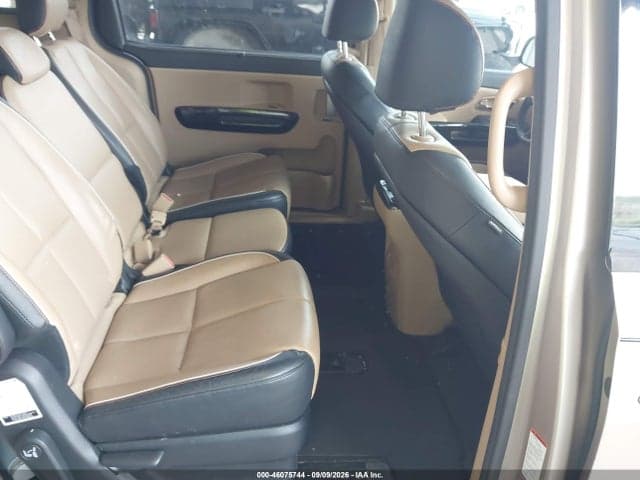 2017 KIA SEDONA EX 8