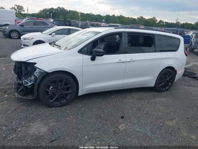 2025 CHRYSLER PACIFICA LIMITED 14