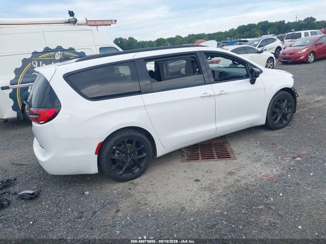 2025 CHRYSLER PACIFICA LIMITED 4